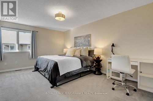 95 Manhattan Crescent, Ottawa, ON - Indoor Photo Showing Bedroom