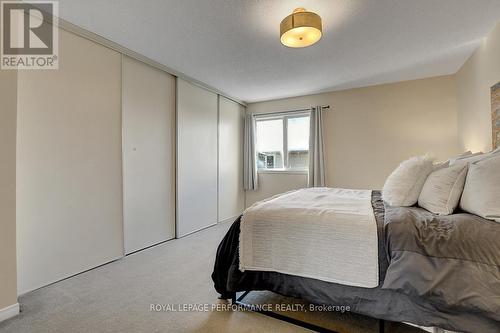 95 Manhattan Crescent, Ottawa, ON - Indoor Photo Showing Bedroom