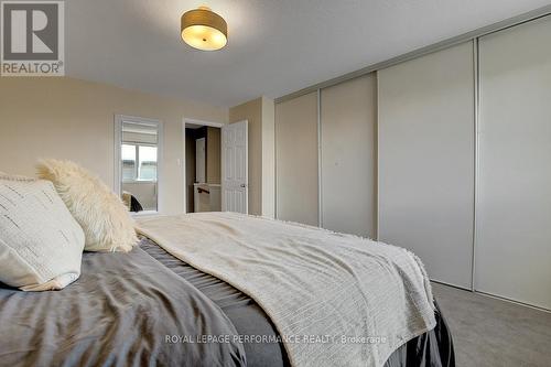 95 Manhattan Crescent, Ottawa, ON - Indoor Photo Showing Bedroom