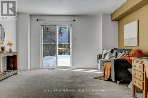 95 Manhattan Crescent, Ottawa, ON - Indoor