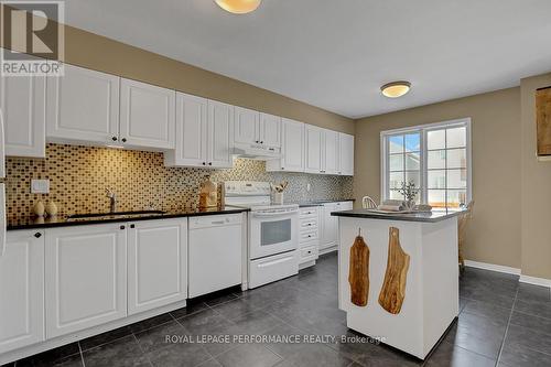 95 Manhattan Crescent, Ottawa, ON - Indoor Photo Showing Kitchen