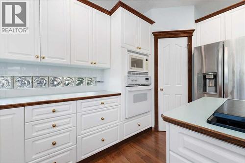 1600 Evergreen Hill Sw, Calgary, AB - Indoor Photo Showing Kitchen