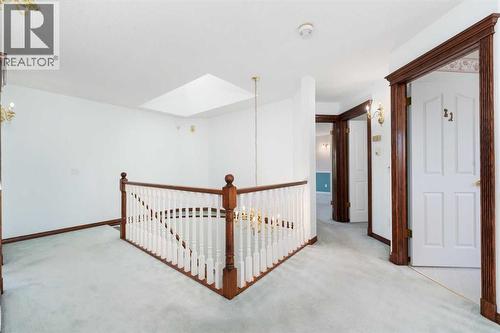 1600 Evergreen Hill Sw, Calgary, AB - Indoor Photo Showing Other Room