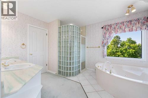 1600 Evergreen Hill Sw, Calgary, AB - Indoor Photo Showing Bathroom