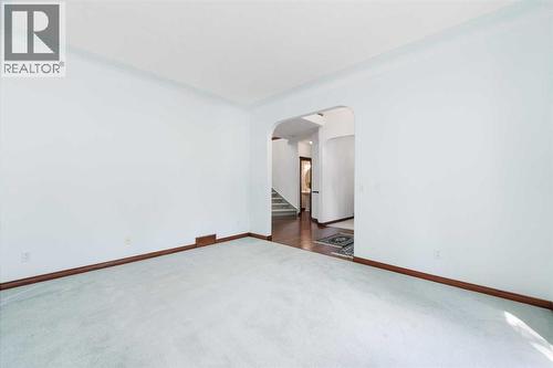 1600 Evergreen Hill Sw, Calgary, AB - Indoor Photo Showing Other Room
