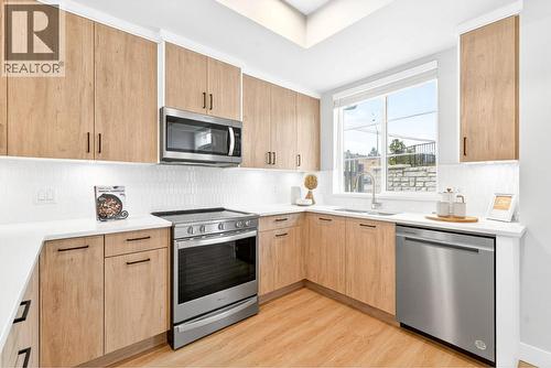 4025 Gellatly Road S Unit# 191, West Kelowna, BC - Indoor Photo Showing Kitchen With Stainless Steel Kitchen
