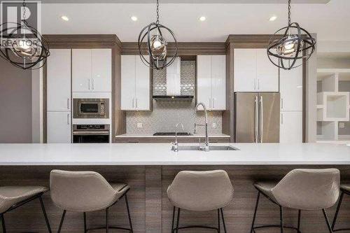 219 19 Avenue Nw, Calgary, AB - Indoor