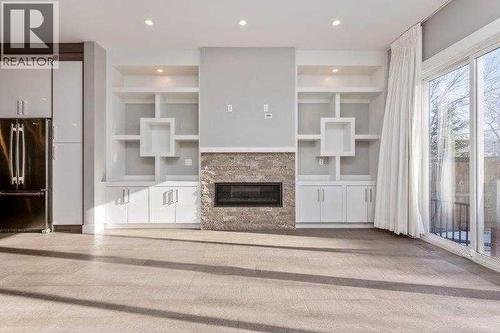 219 19 Avenue Nw, Calgary, AB - Indoor With Fireplace
