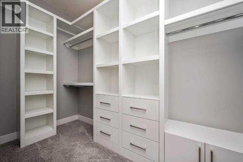 219 19 Avenue Nw, Calgary, AB - Indoor With Storage