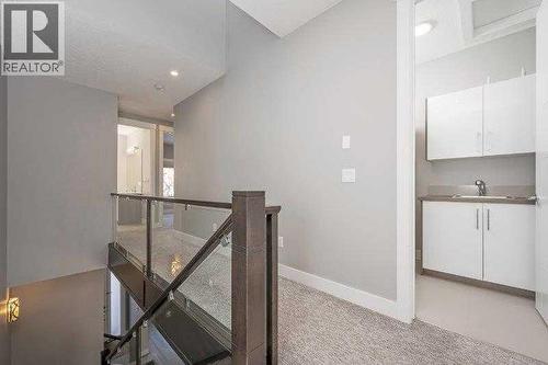 219 19 Avenue Nw, Calgary, AB - Indoor Photo Showing Other Room