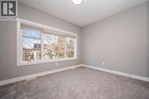 219 19 Avenue Nw, Calgary, AB - Indoor Photo Showing Other Room