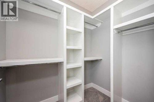 219 19 Avenue Nw, Calgary, AB - Indoor With Storage