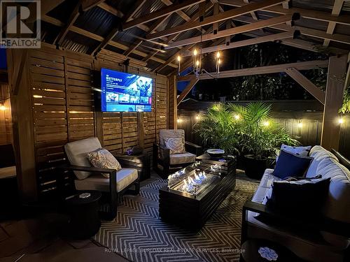 565 Harmony Avenue, Burlington, ON - Indoor