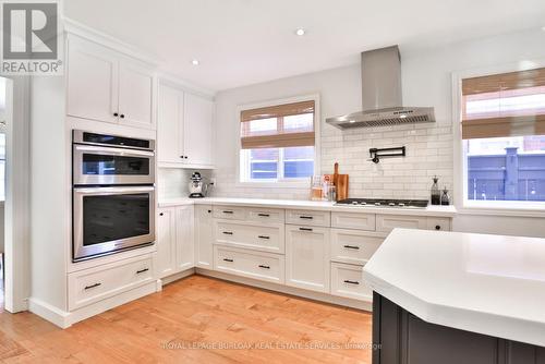 565 Harmony Avenue, Burlington, ON - Indoor Photo Showing Kitchen With Upgraded Kitchen