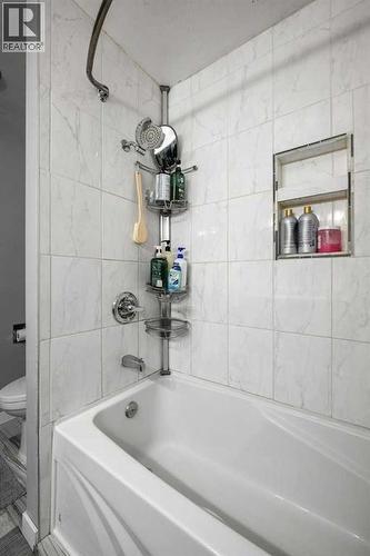 4704 Marbury Place Ne, Calgary, AB - Indoor Photo Showing Bathroom