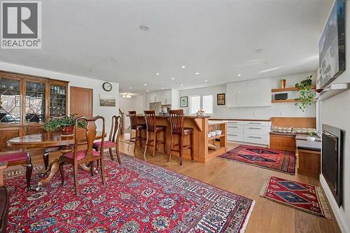 7331 Silver Mead Road Nw, Calgary, AB - Indoor Photo Showing Dining Room