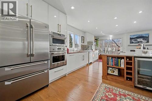 7331 Silver Mead Road Nw, Calgary, AB - Indoor Photo Showing Kitchen With Upgraded Kitchen