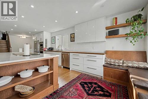 7331 Silver Mead Road Nw, Calgary, AB - Indoor Photo Showing Kitchen With Upgraded Kitchen
