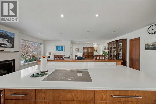 7331 Silver Mead Road Nw, Calgary, AB - Indoor Photo Showing Kitchen