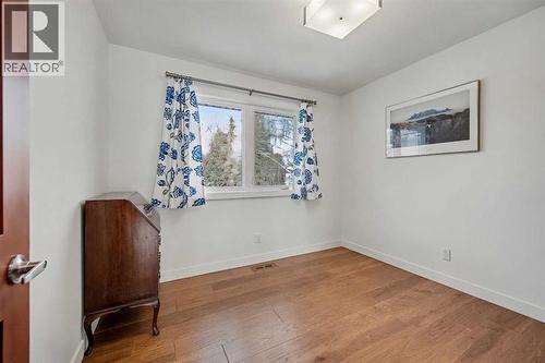 7331 Silver Mead Road Nw, Calgary, AB - Indoor Photo Showing Other Room