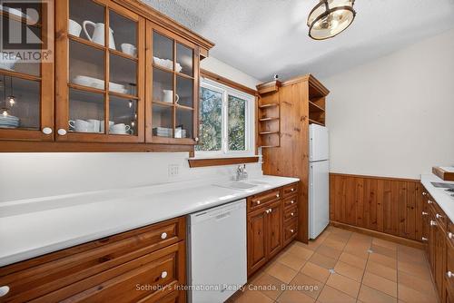 345 - 11 Harbour Street W, Collingwood, ON - Indoor Photo Showing Kitchen