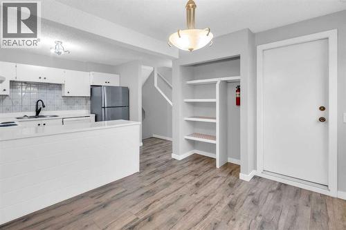 1418 Ranchlands Road Nw, Calgary, AB - Indoor Photo Showing Kitchen