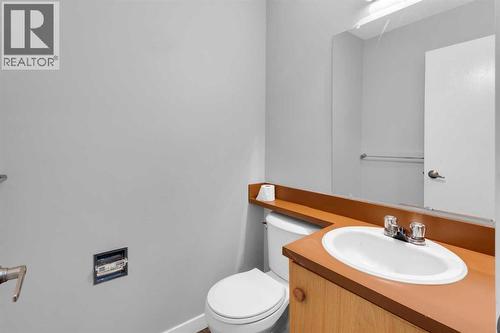 1418 Ranchlands Road Nw, Calgary, AB - Indoor Photo Showing Bathroom