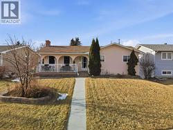 63 Huntmeadow Road NE  Calgary, AB T2K 5H2