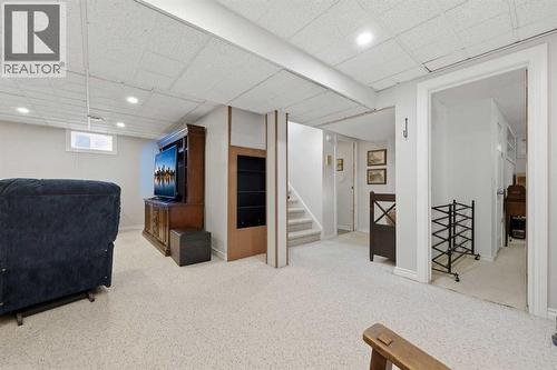 63 Huntmeadow Road Ne, Calgary, AB - Indoor