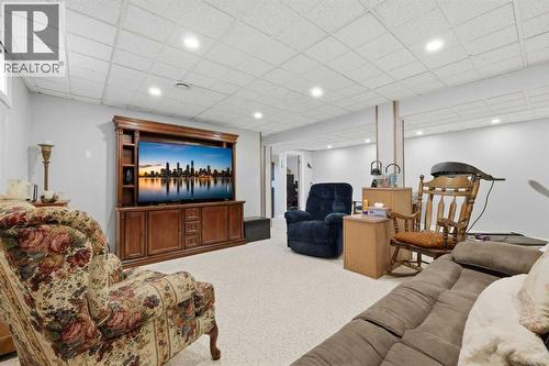 63 Huntmeadow Road Ne, Calgary, AB - Indoor