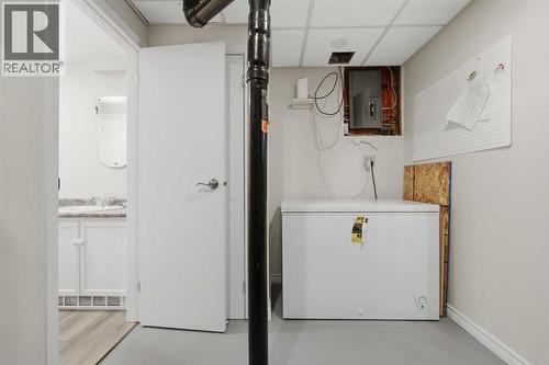 63 Huntmeadow Road Ne, Calgary, AB - Indoor