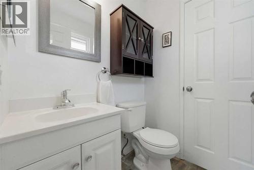 63 Huntmeadow Road Ne, Calgary, AB - Indoor Photo Showing Bathroom
