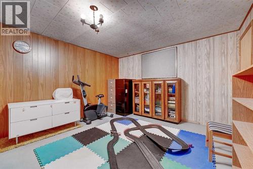 1111 Beverley Boulevard Sw, Calgary, AB - Indoor Photo Showing Other Room