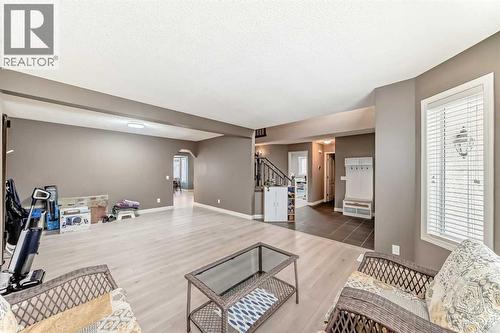 668 Scimitar Bay Nw, Calgary, AB - Indoor