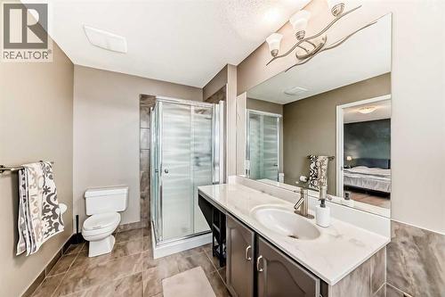 668 Scimitar Bay Nw, Calgary, AB - Indoor Photo Showing Bathroom