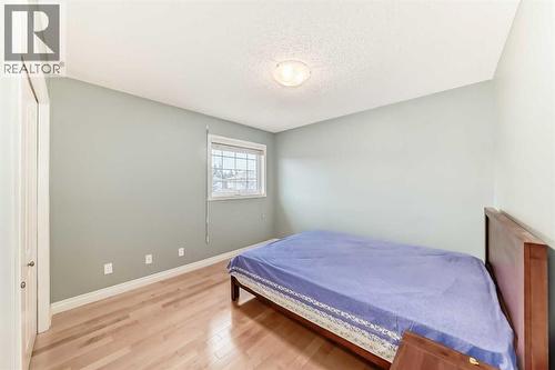 668 Scimitar Bay Nw, Calgary, AB - Indoor Photo Showing Bedroom