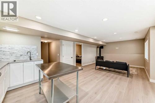 668 Scimitar Bay Nw, Calgary, AB - Indoor