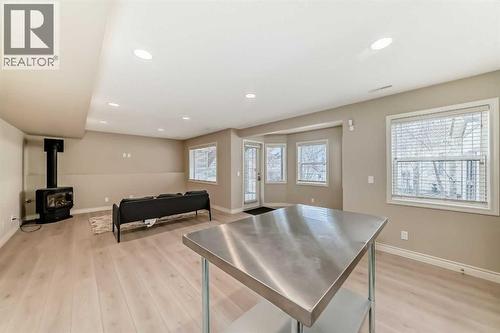 668 Scimitar Bay Nw, Calgary, AB - Indoor