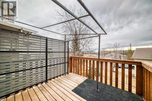 668 Scimitar Bay Nw, Calgary, AB - Outdoor With Exterior