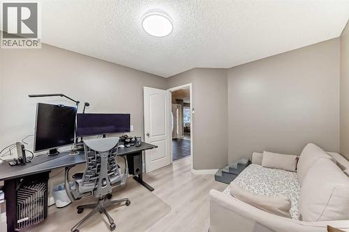 668 Scimitar Bay Nw, Calgary, AB - Indoor Photo Showing Office