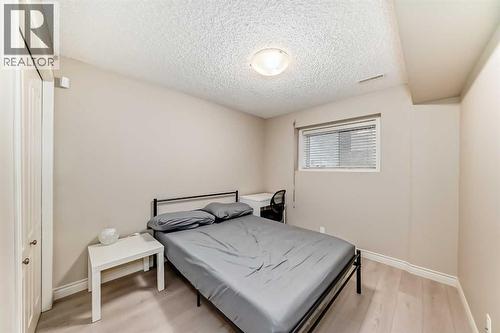 668 Scimitar Bay Nw, Calgary, AB - Indoor Photo Showing Bedroom