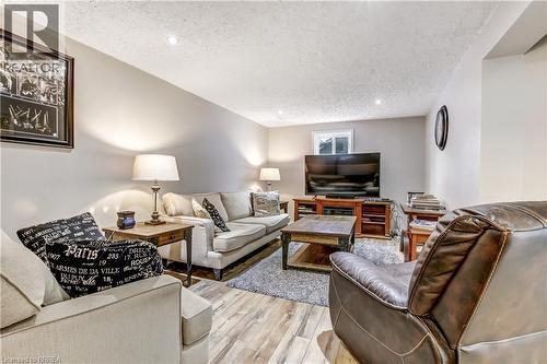 4 Maple Crescent, Paris, ON - Indoor Photo Showing Living Room