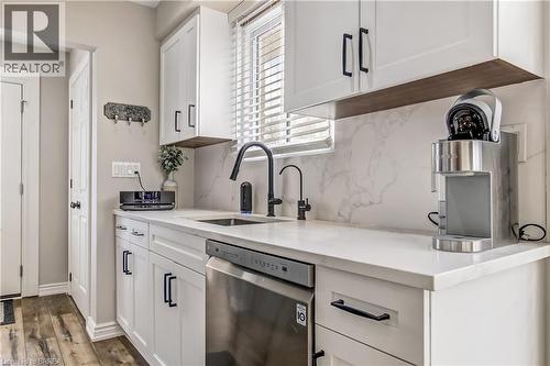 4 Maple Crescent, Paris, ON - Indoor Photo Showing Kitchen