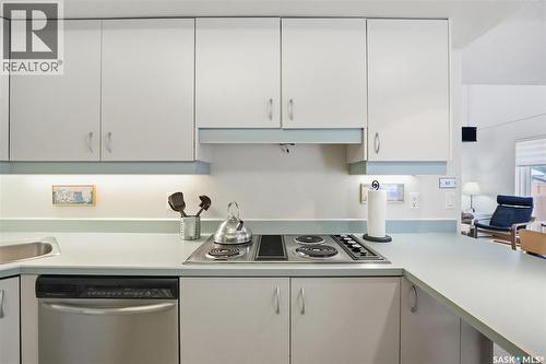 206 Gathercole Crescent, Saskatoon, SK - Indoor Photo Showing Kitchen