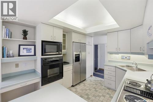 206 Gathercole Crescent, Saskatoon, SK - Indoor Photo Showing Kitchen With Double Sink