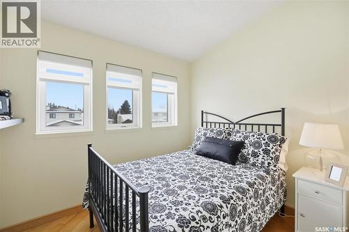 206 Gathercole Crescent, Saskatoon, SK - Indoor Photo Showing Bedroom