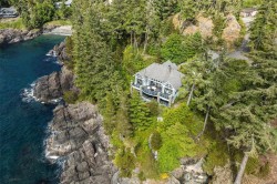 1050 Roxview Crt  Sooke, BC V9Z 1L8