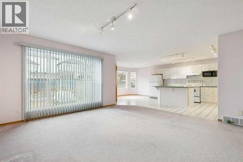 276 Hidden Valley Grove Nw, Calgary, AB - Indoor