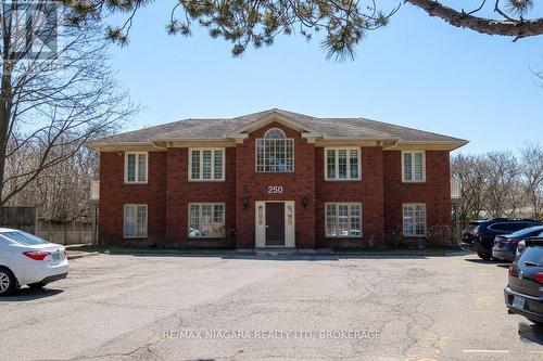 202 - 250 LINWELL ROAD  St. Catharines (Lakeport), ON L2N 1S2