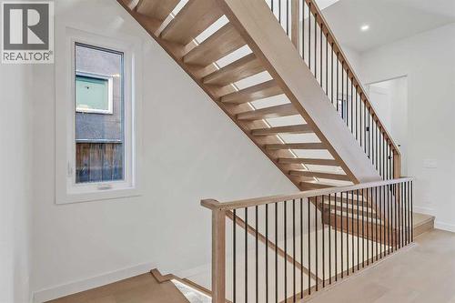 5020 21A Street Sw, Calgary, AB - Indoor Photo Showing Other Room